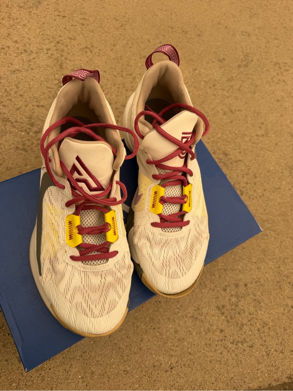 Nike Volleyball or Basketball Shoes - Picture 3 of 4